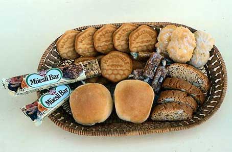 Some honey-based bakery products also showing granola (mijesli) bars.